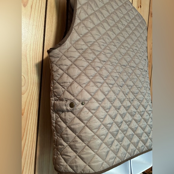 Southern Marsh Women’s Quilt Vest Burnt Taupe Size M Logo Full Zip Pockets Light - Picture 9 of 15